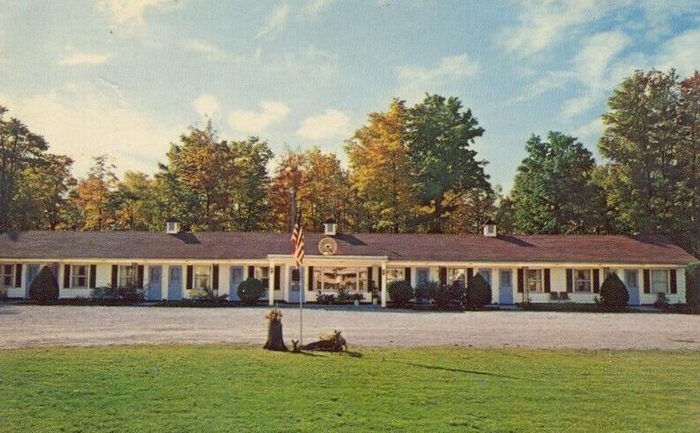 Dans Alger Falls Motel - Vintage Postcard (newer photo)